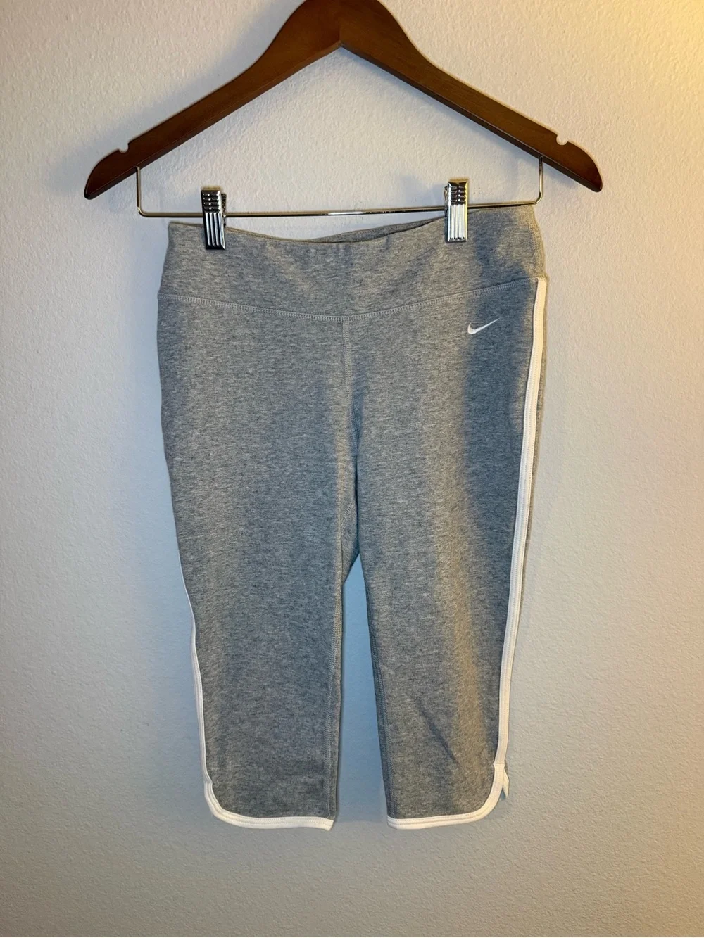 Nike Girls' Gray Capri Leggings with White Trim